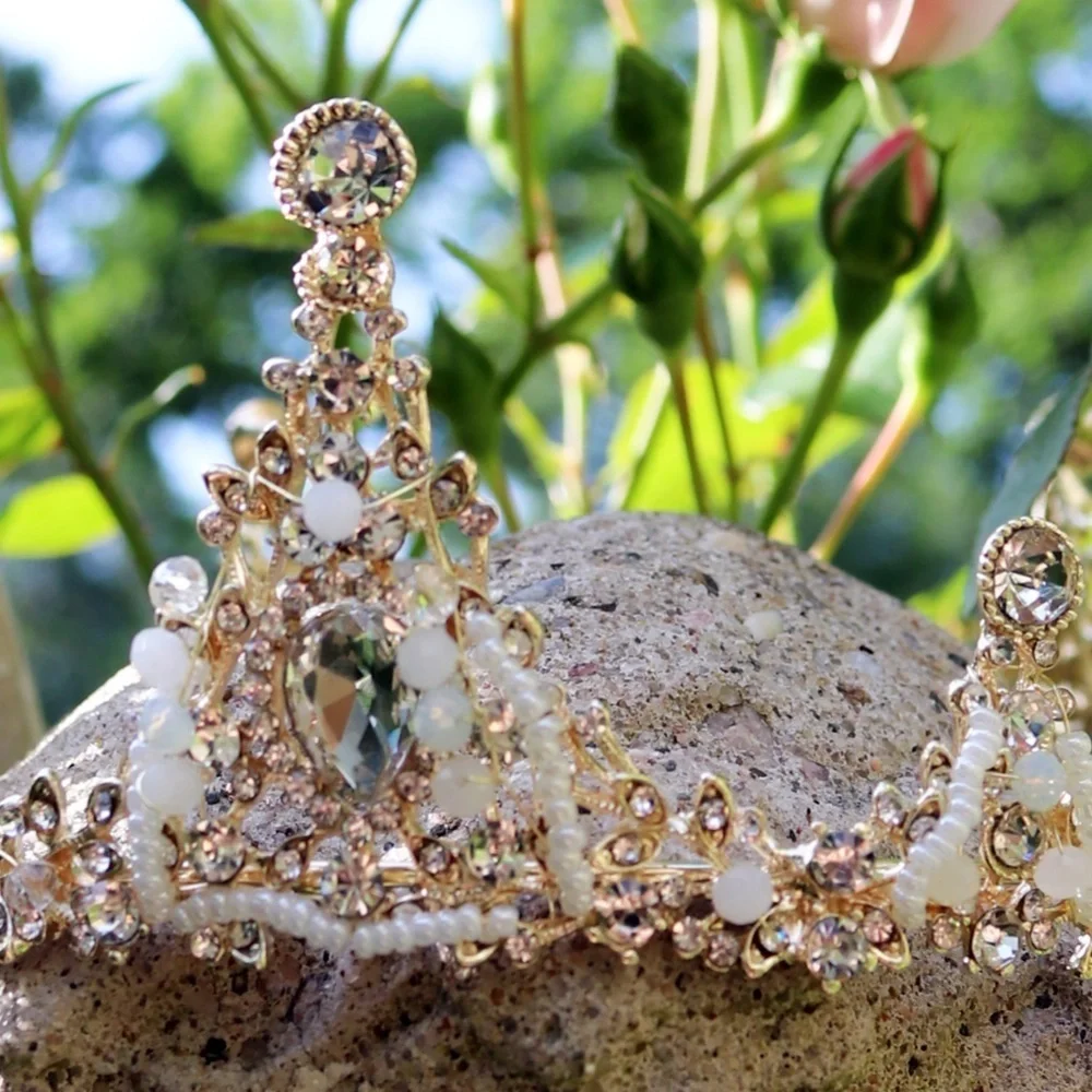 👑 Sparkling Princess White Opaque Crystal Crown ✨